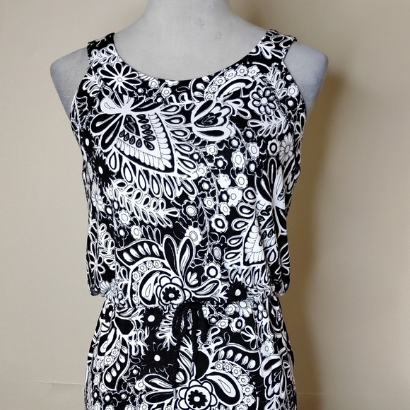 T by Talbots Blouson Knit Dress Petite Black/White Elastic Waist Travel Friendly - Picture 3 of 6